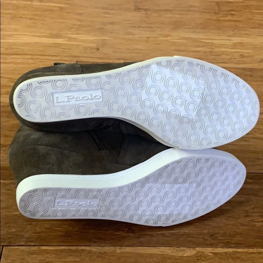 NEW L. PAOLO Women’s Suede Leather Wedge sz 7.5 M